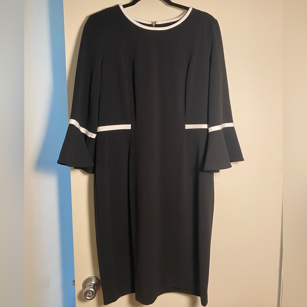 Calvin Klein piped 3/4 sleeve dress